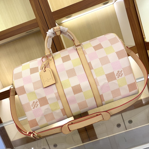 ルイヴィトンバッグ背面デザイン